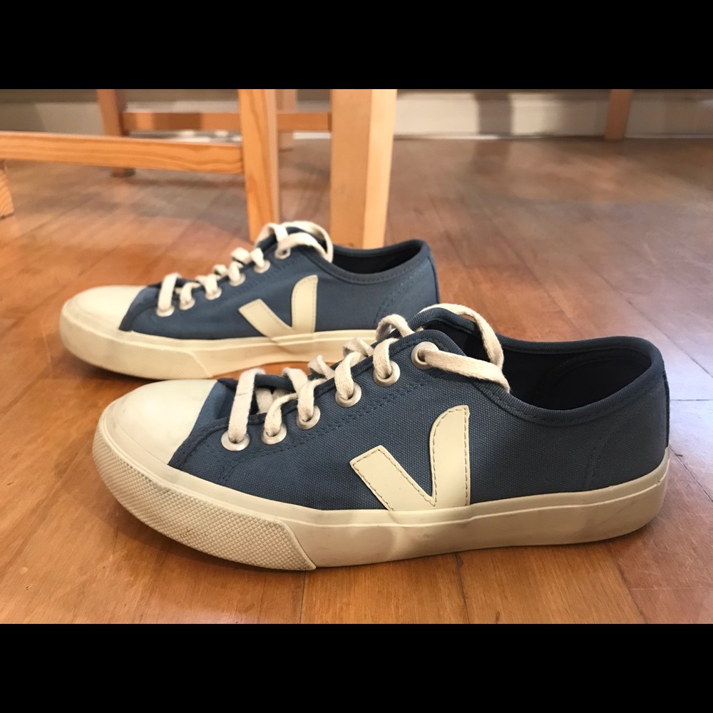 VEJA Wata Blue Canvas Sneaker US Women’s Size 7